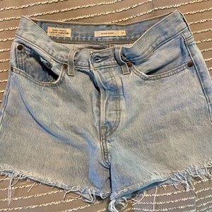 Levi’s wedgie shorts, size 27